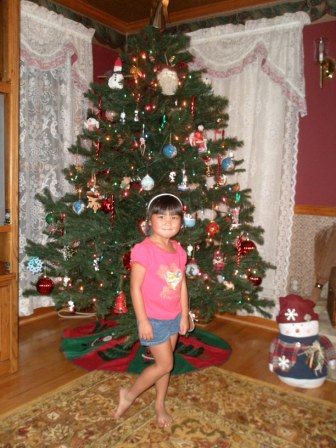Kasen with living room tree